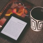 Perfekt att läsa en e-bok tillsammans med en kopp kaffe!